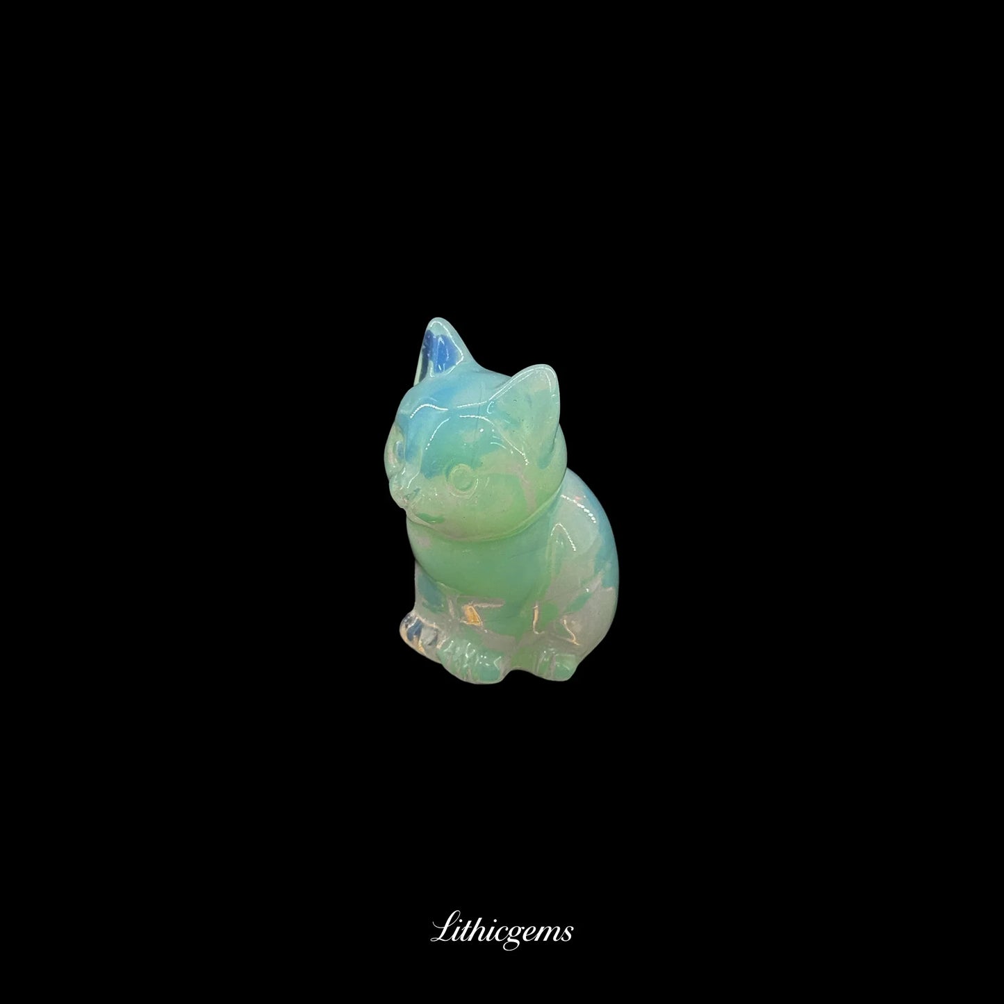 Whiskered Serenity Crystal Cat Figurine (4cm) - Mini Guardian of Comfort & Quiet Luck - Lithicgems